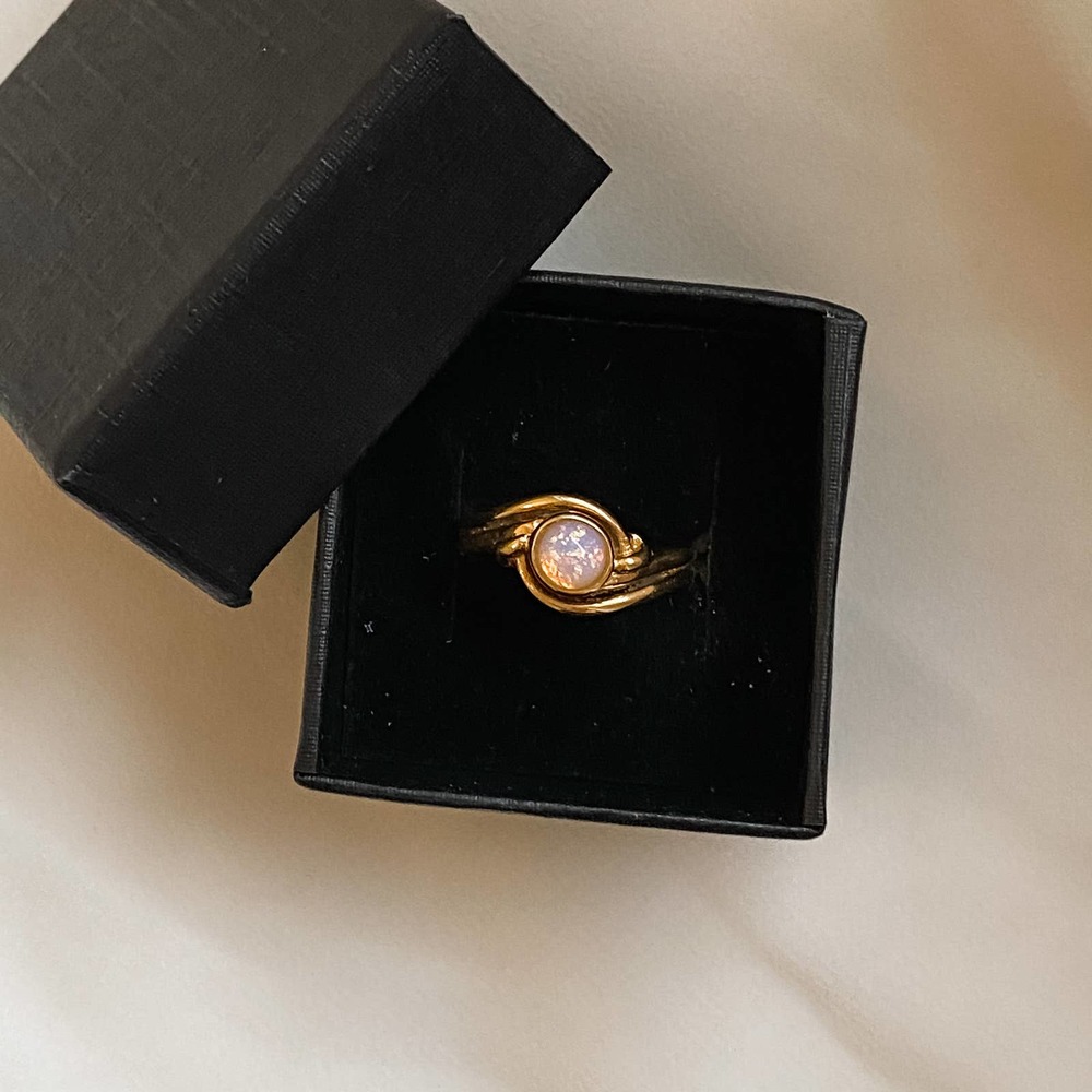 VTG Gold Round Opal Ribbed Ring - Picture 8 of 8